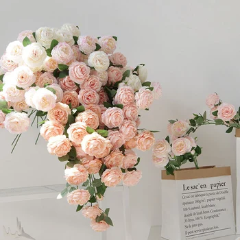 gyönyörű rózsa, bazsarózsa mesterséges selyem virágok kis bud esküvői csokor otthoni dekoráció hosszú hamis virágok szabadtéri háttérben
