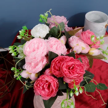 32 Cm-Es Hot Eladó Rose Red Mesterséges Selyem Csokor Gyönyörű Selyem Bazsarózsa Mesterséges Virág, Esküvői Dekoráció Otthon Hamis Virág